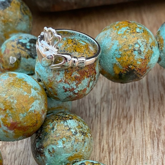 Irish Claddagh Ring 🍀 - Picture 4 of 9